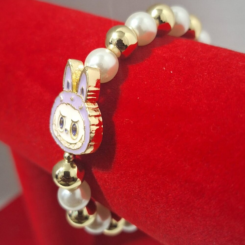 Beaded Labubu Gold And Pearl Bracelet - Picture 2 of 2